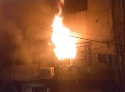 two women die 10 sustain injuries as fire engulfs karachi s defence apartments two women die 10 sustain injuries as fire engulfs karachi s defence apartments