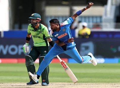 wasim waqar amir advise pak bowlers for india final wasim waqar amir advise pak bowlers for india final