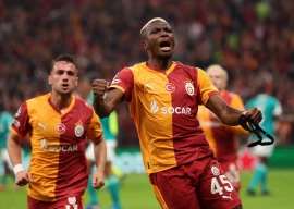 liverpool slump to champions league defeat at galatasaray liverpool slump to champions league defeat at galatasaray