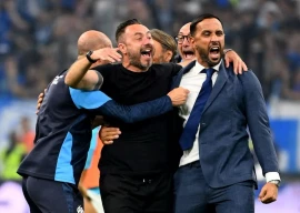 de zerbi living his best life as marseille go top of ligue 1 de zerbi living his best life as marseille go top of ligue 1