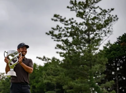 schauffele ends title drought in japan