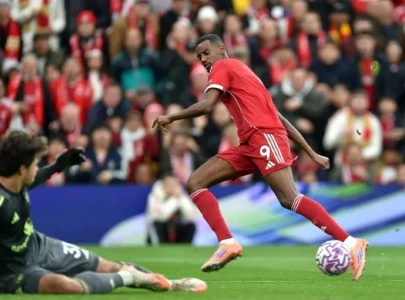 man utd stretch liverpool losing streak to four games man utd stretch liverpool losing streak to four games