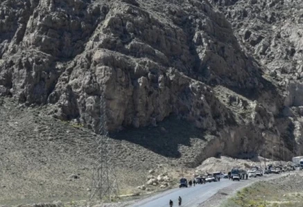construction site in khuzdar attacked 20 workers kidnapped construction site in khuzdar attacked 20 workers kidnapped