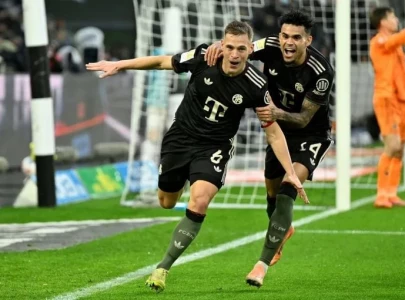 bayern beat 10 man gladbach to match european record bayern beat 10 man gladbach to match european record