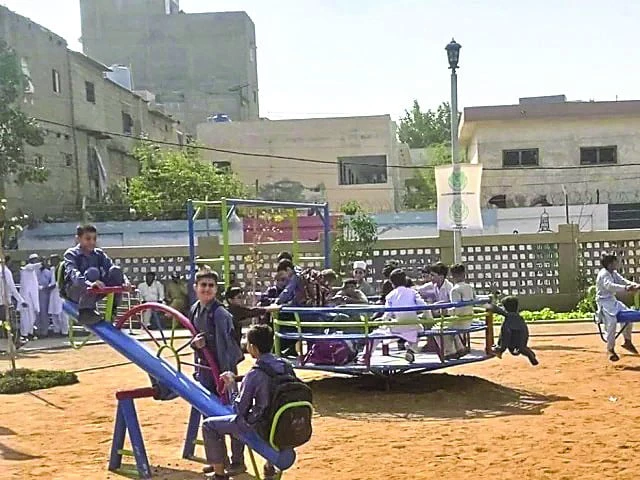 queen s park in sultanabad photo express queen s park in sultanabad photo express