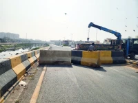 the u turn from hassan square to sohrab goth on lyari expressway remains temporarily closed due to ongoing fwo construction forcing commuters to use the garden interchange as an alternate route photo express
