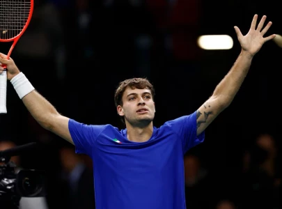 italy cruise past austria and into davis cup semi finals