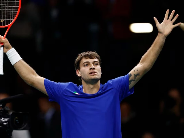 italy s flavio cobolli celebrates winning his match against austria s filip misolic photo reuters