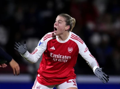 arsenal beat real madrid as man utd lose in women s champions league