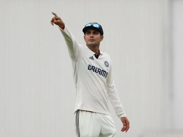 india s captain shubman gill hurt his neck in the first south africa test photo reuters india s captain shubman gill hurt his neck in the first south africa test photo reuters