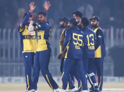 sri lanka edge pakistan by six runs in t20i tri series
