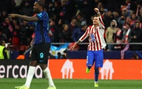 gimenez snatches atletico dramatic late win over inter milan