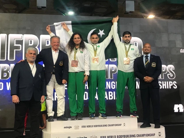 pakistani athletes with their bronze medals at world fitness challenge and bodybuilding championship photo courtesy yousaf anjum