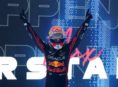 f1 set for final race showdown as verstappen exploits mclaren blunder f1 set for final race showdown as verstappen exploits mclaren blunder