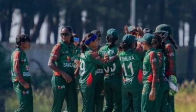 bangladesh women celebrate a wicket against pakistan photo pcb