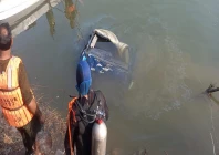 a passenger van fell into the river jhelum near the garari bridge in kahuta tehsil of rawalpindi on december 11 photo express a passenger van fell into the river jhelum near the garari bridge in kahuta tehsil of rawalpindi on december 11 photo express