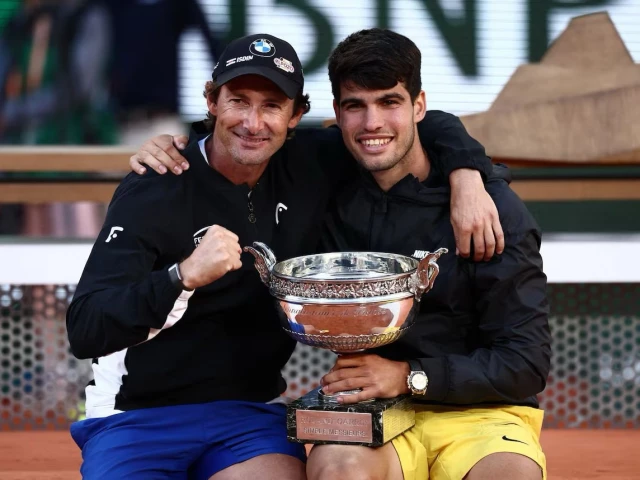 carlos alcaraz celebrates with coach juan carlos ferrero after winning the men s singles final photo reuters carlos alcaraz celebrates with coach juan carlos ferrero after winning the men s singles final photo reuters