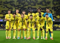 villarreal players pose for a team group photo before the match photo reuters
