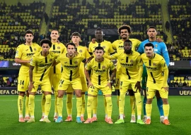 villarreal players pose for a team group photo before the match photo reuters