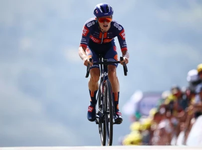 onley signs for ineos grenadiers