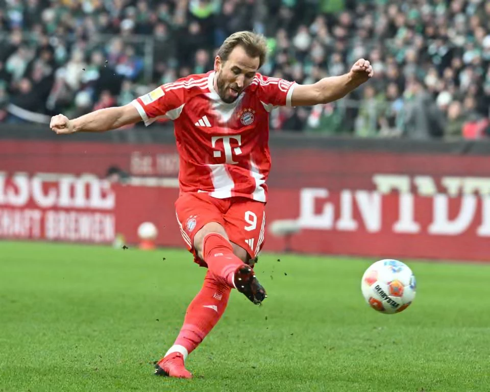 kane brace helps bayern widen gap atop bundesliga