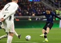 inter milan s piotr zielinski shoots the ball during the match against juventus photo afp