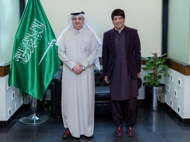 Pakistan, Saudi Arabia discuss cooperation to boost football development