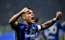 inter close in on serie a title inter close in on serie a title
