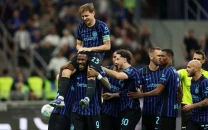 inter move closer to serie a title
