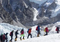 nepali climbers begin everest season