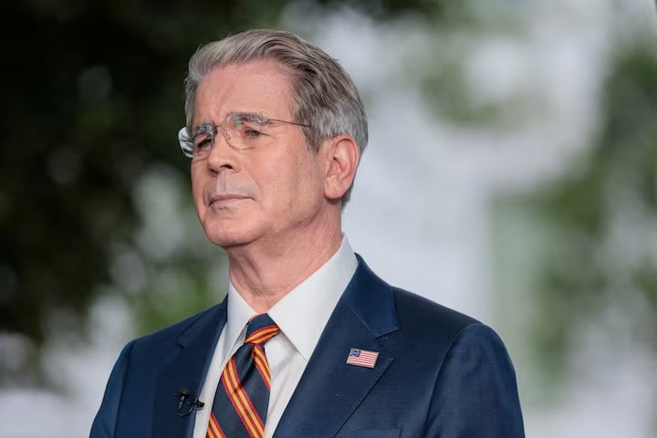 US Prepares Unprecedented Iran Sanctions and Naval Blockade