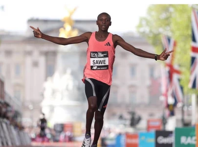 marathon world record holder sawe chasing history marathon world record holder sawe chasing history