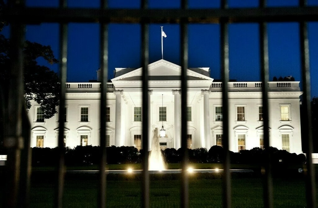 the secret service was alerted by local authorities about a potentially suicidal person traveling from indiana to washington and the individual s car was later found a block from the white house photo reuters the secret service was alerted by local authorities about a potentially suicidal person traveling from indiana to washington and the individual s car was later found a block from the white house photo reuters