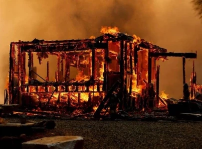 oregon blaze expands to cover area equivalent to half of rhode island