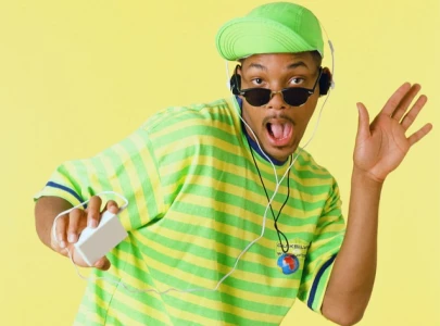 will smith brings back fresh prince of bel air theme song for 85 000 fans at spanish boxing event