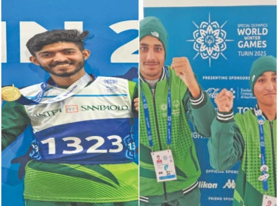 pak s muneeb moazzam clinch gold medals in turin pak s muneeb moazzam clinch gold medals in turin