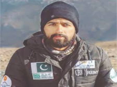 pakistani scales everest