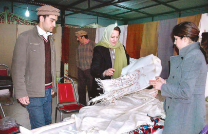 traditional weaving rain hampers last day of exhibition