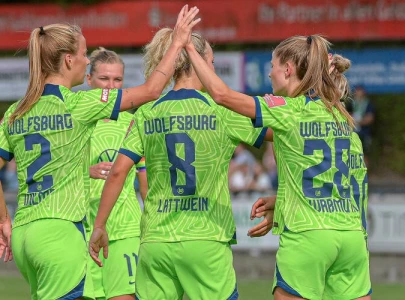 wolfsburg sink psg to set up wcl semi with arsenal wolfsburg sink psg to set up wcl semi with arsenal