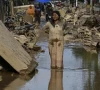 flood toll passes 900 in indonesia