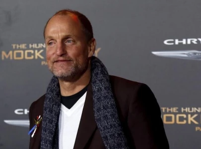 woody harrelson explains why he no longer uses a cell phone woody harrelson explains why he no longer uses a cell phone