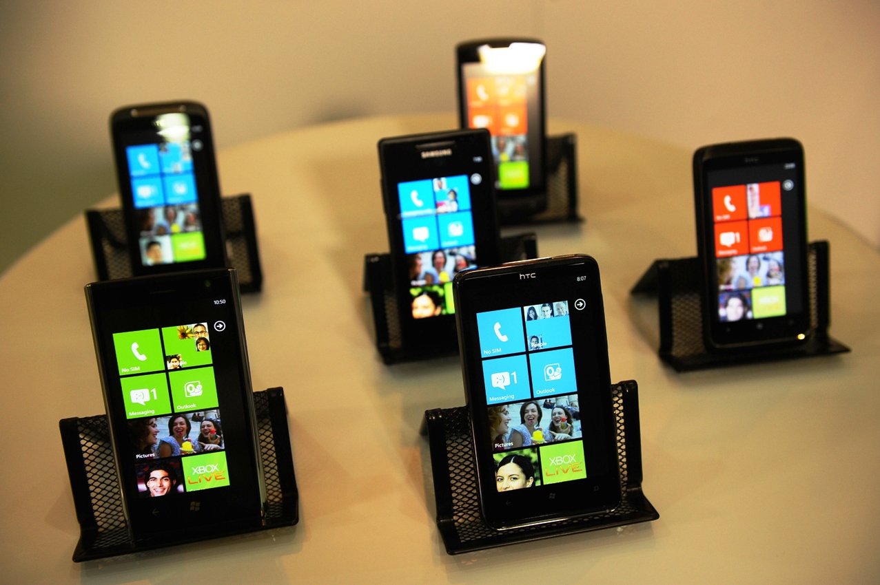 microsoft s windows phone 7 to challenge iphone android