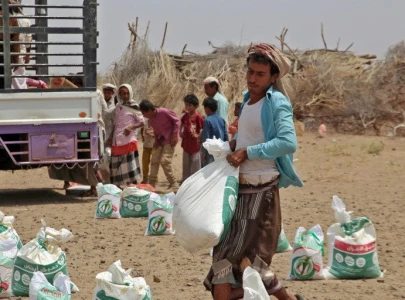 flooding lightning strikes kill 8 in war hit yemen