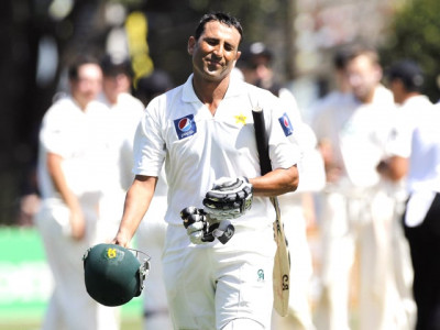 misbah and younus steer team to 209