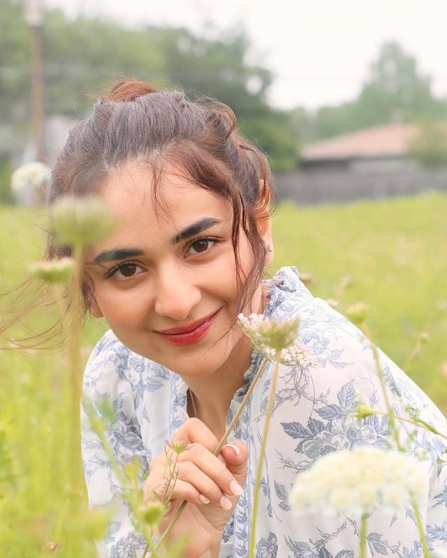 yumna zaidi biography in english