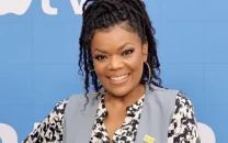 yvette nicole brown slams chevy chase cnn documentary keep my name out of your mouth