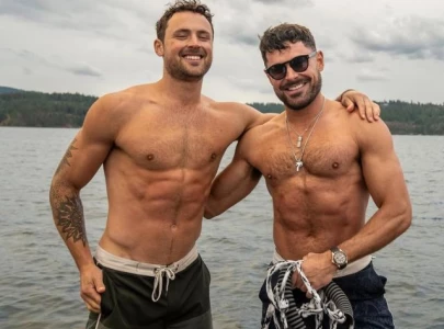 zac efron cheers on brother dylan with appearance on dancing with the stars