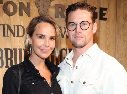 vampire diaries costars arielle kebbel and zach roerig confirm relationship with kiss at fan convention vampire diaries costars arielle kebbel and zach roerig confirm relationship with kiss at fan convention