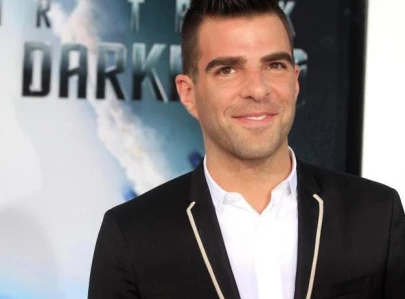 zachary quinto banned from toronto s manita for yelling like an entitled child