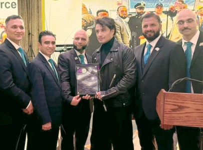 ali zafar honoured by nypd pals